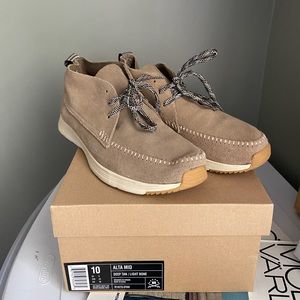 Ransom Alta Mid boots. Tan. Size 10.